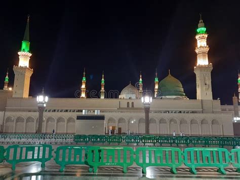 Beautiful View of Masjid Al Nabawi, Madinah at Night. Stock Photo - Image of night, design ...