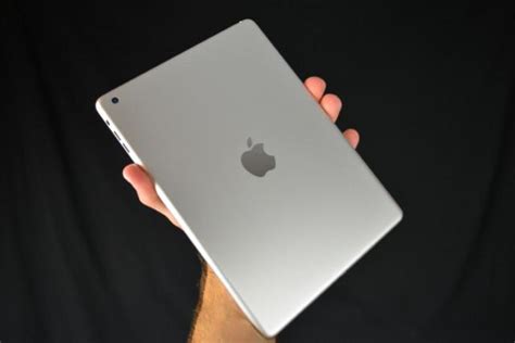 iPad 5 And iPad Mini 2 To Have 8 Megapixel Rear Camera [Analyst] | Ubergizmo