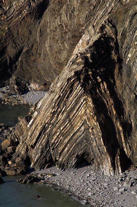 Anticlinal Rock Fold Photograph by Andy Davies/science Photo Library ...