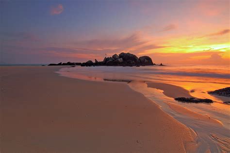 Sunset over the sandy beach image - Free stock photo - Public Domain photo - CC0 Images