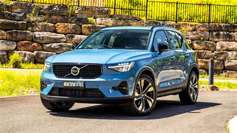 MG ZST vs Volvo XC40 Comparison | CarExpert