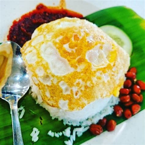 Nasi Lemak Telur Mata : NASI LEMAK TELUR MATA | AIR TANGAN ZUHAIDA ...