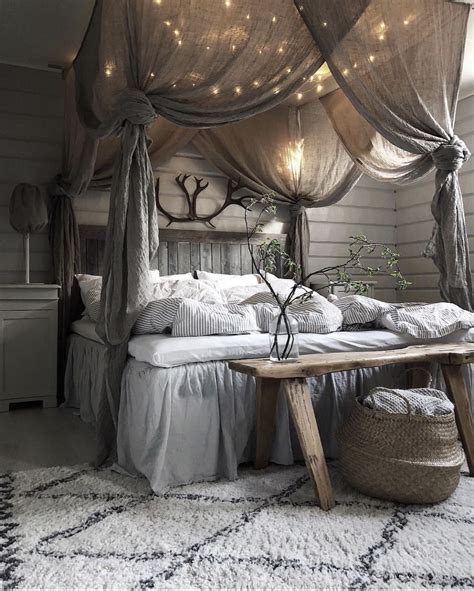 10 Fabulous DIY Canopy Beds