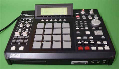 Akai MPC 2500 with 128MB RAM – MPCHunter