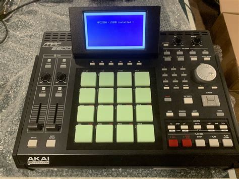 Akai MPC 2500 with 128MB RAM – MPCHunter