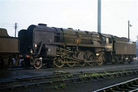 Somerset and Dorset Heritage Railway Trust to purchase 9F steam locomotive No. 92207 Morning Star