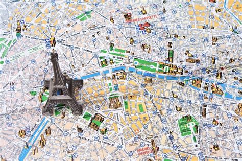 Paris map with eiffel tower - Map of Paris with eiffel tower (Île-de-France - France)