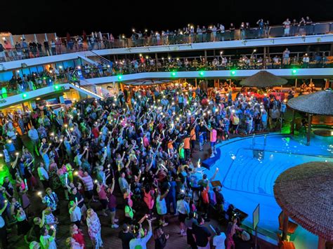 What Theme Parties Will Be On Your Carnival Cruise? - Cruise Spotlight