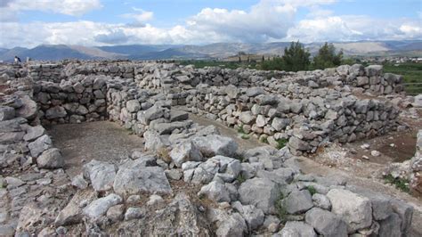 Tiryns: Mycenaean Citadel And Palace Inside Cyclopean Walls - Euscentia