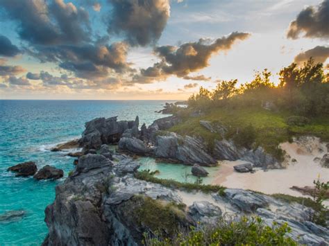 Why We Love Horseshoe Bay Beach in Bermuda - Wandering Wagars