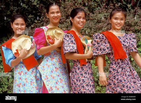 Philippines Traditional Clothes : Yakan Tribe Zamboanga City ...