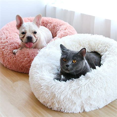 Plush Round Donut Pet Bed – Model Paws