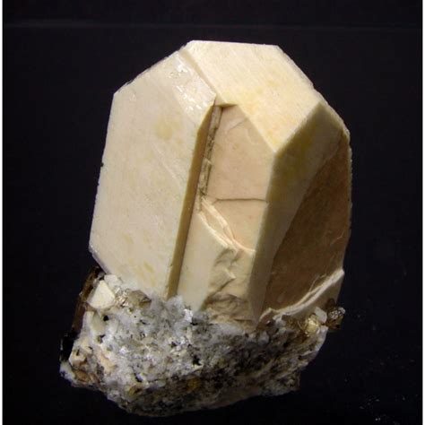 Orthoclase Mineral Physical-Optical Properties, Uses, Occurrence