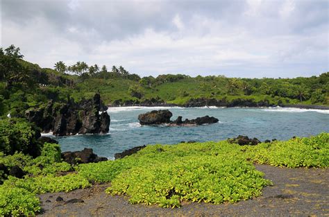 Waianapanapa State Park | State parks, Shoreline, Nature