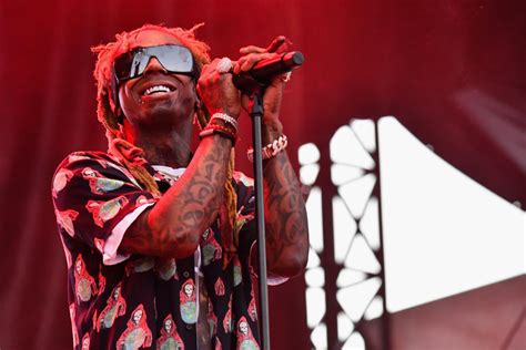 Lil Wayne addresses suicide attempt, near-death experience in BET speech - National | Globalnews.ca