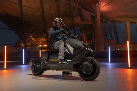 BMW Definition CE04 Officially Unveiled - ÆM - All Electric Motorcycle