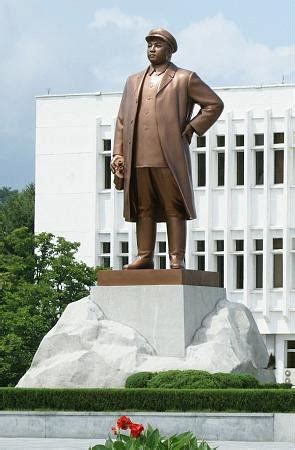 Kim il Sung Statue - Wonsan