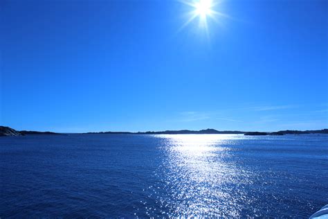 Blue ocean under blue sky during daytime HD wallpaper | Wallpaper Flare