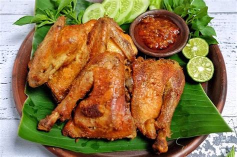 5 Resep Ayam Goreng Kalasan Simple dan Rasa yang Super Maknyus | Resep Istimewa