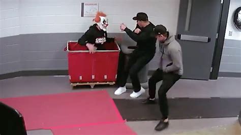 Hurricanes’ Williams scares teammates with Halloween clown prank