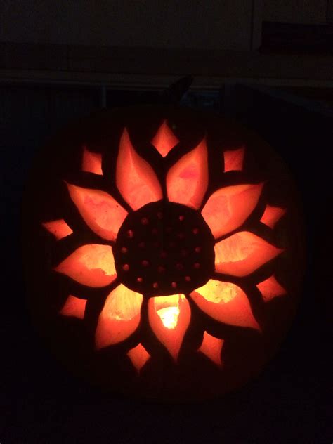 Sunflower pumpkin carving | Pumpkin carving, Cute pumpkin carving, Halloween pumpkins