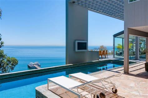 Modern Malibu Beach House: Rooms with a View | Modern House Designs