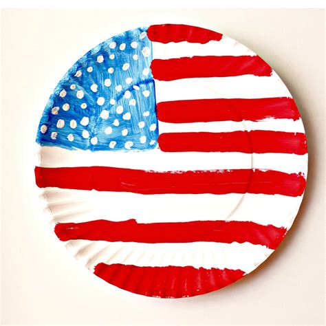 Easy Paper Plate American Flag Craft | Celebrating 4th of July