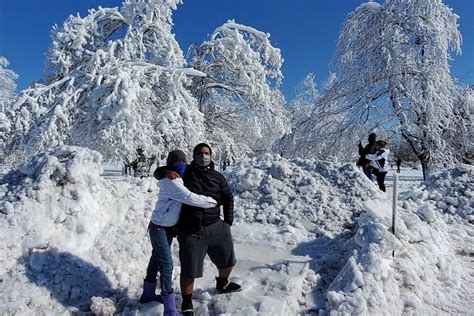 Niagara's Fall/Winter Wonderland All-American Tour "Small Group": Triphobo