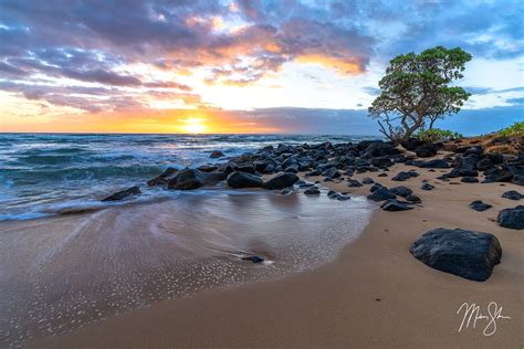 Hawaiian Sunrise | Lydgate Beach Park, Kauai, Hawaii | Mickey Shannon Photography