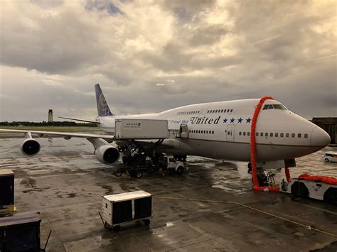 Review: Historic Final 747 Flight on United Airlines from the Upper Deck - Live and Let's Fly