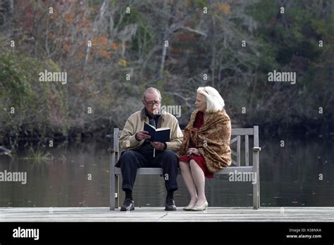 THE NOTEBOOK JAMES GARNER, GENA ROWLANDS Date: 2004 Stock Photo - Alamy