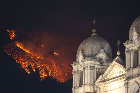 Mt Etna's latest eruptions awe even those who study volcanos