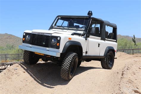 Land Rover Defender 90 Convertible SUV Classic | Rent this location on Giggster