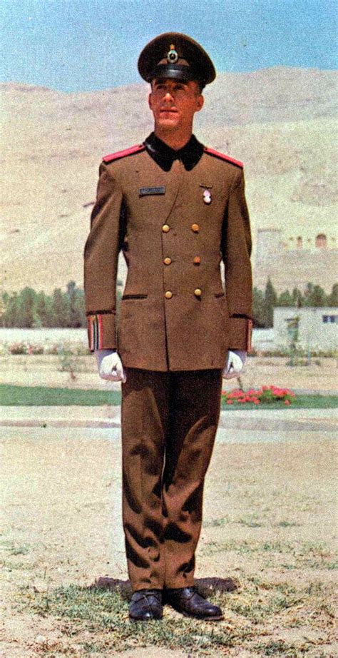 Iranian Military Uniforms Pictorial History 21: Pahlavi | Military uniform, Military soldiers ...