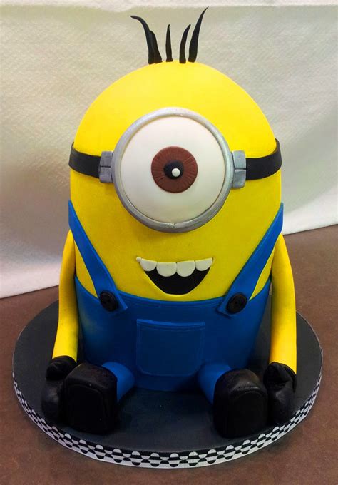 Minion Birthday Cake - Viewing Gallery