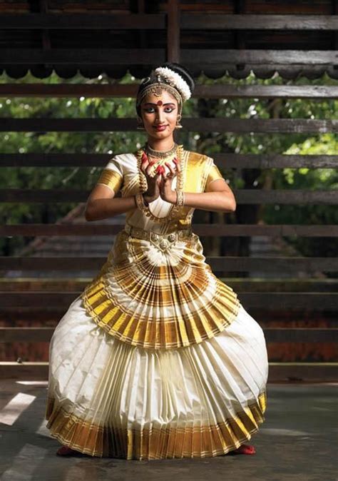 mohiniyattam | Indian dance, Dance of india, Indian classical dance