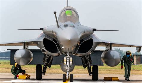 5 French fighter jets delivered to India in military upgrade