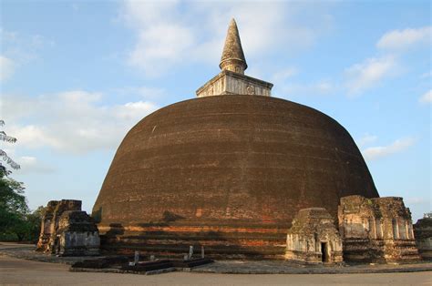 Forgotten DM: 1000-year-old Sri Lankan temple step found in Devon garden