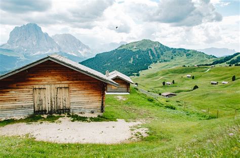 A Guide to Hiking Seceda, Dolomites | taverna travels