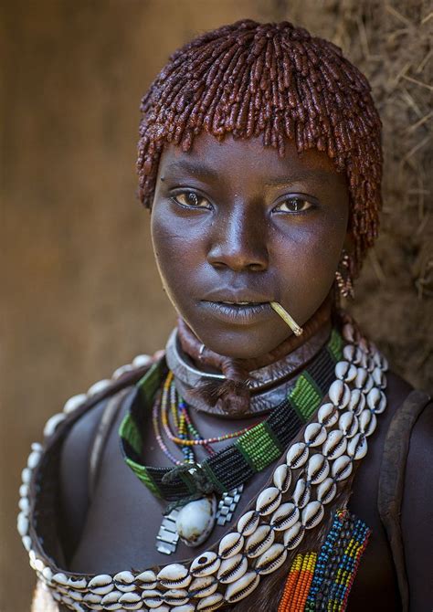 Hamer Tribe Woman In Traditional Outfit, Turmi, Omo Valley, Ethiopia | Tribes women, African ...