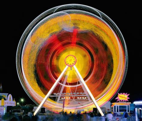 Long Exposure Photographs of Carnival Rides – Fubiz Media