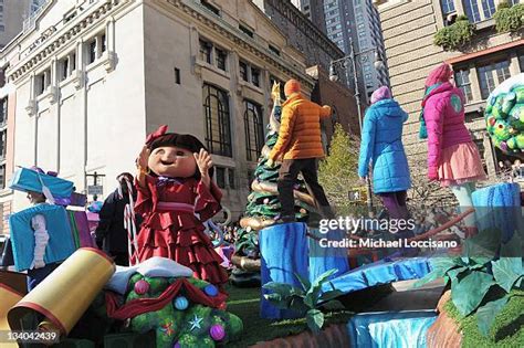 Dora The Explorer Float Photos and Premium High Res Pictures - Getty Images