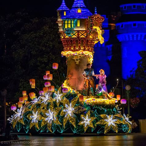 Best Tokyo Disneyland Shows & Parades