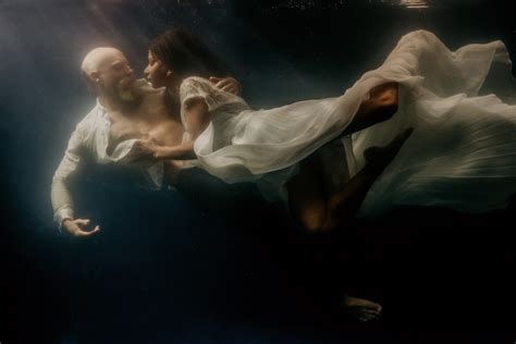 Underwater wedding photography - London Wedding Photographer