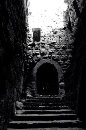 The Castle Dungeon and the Oubliette: The Truth About These Medieval Prisons - Exploring Castles