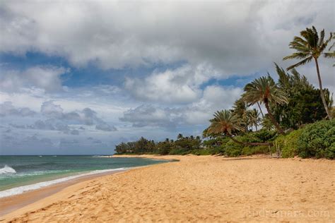 Island beach on the Pacific - andramara.com