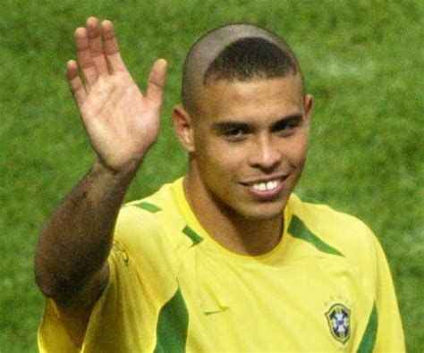 Ronaldo Reveals The Reason Behind THAT 2002 World Cup Haircut - BlameFootball