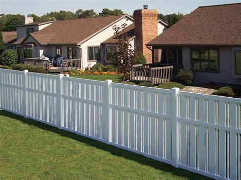 Top 5 Vinyl Fence Wholesale Distributors in California | My Decorative