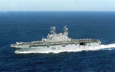 Amphibious Assault Ships - LHD/LHA(R) > United States Navy > Displayy-FactFiles