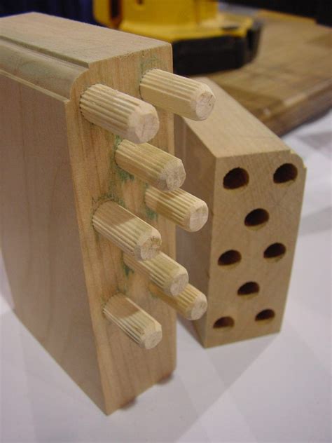 WOODWORKING: Dowel Joints Simple, Effective & Invisible | Woodworking ...